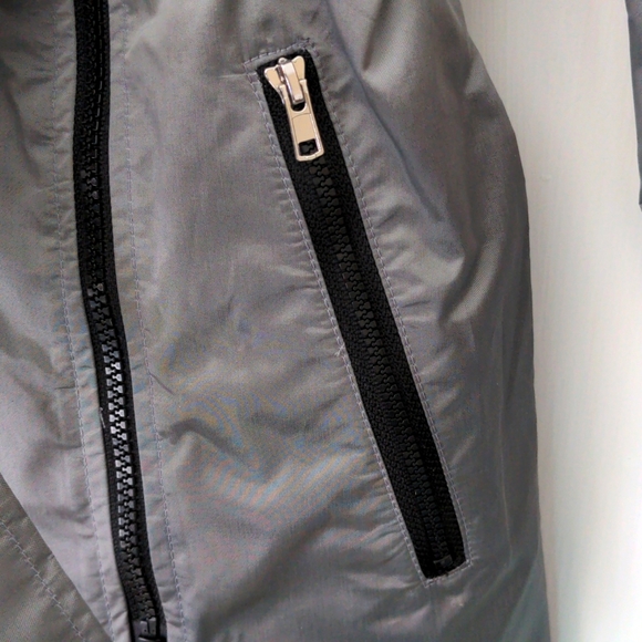 Stylish Light Jacket in Gray (NWT) - Picture 4 of 11